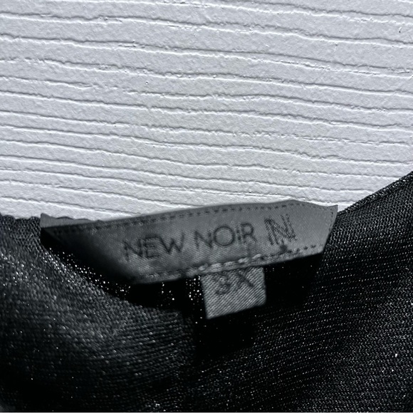 Layered look flattering loose tank. Size 3X. Shimmers in the light. - Picture 5 of 5